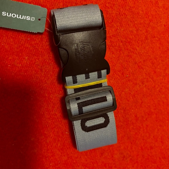 Hershel gray and black multilingual Hello adjustable luggage belt NWT - Picture 6 of 7